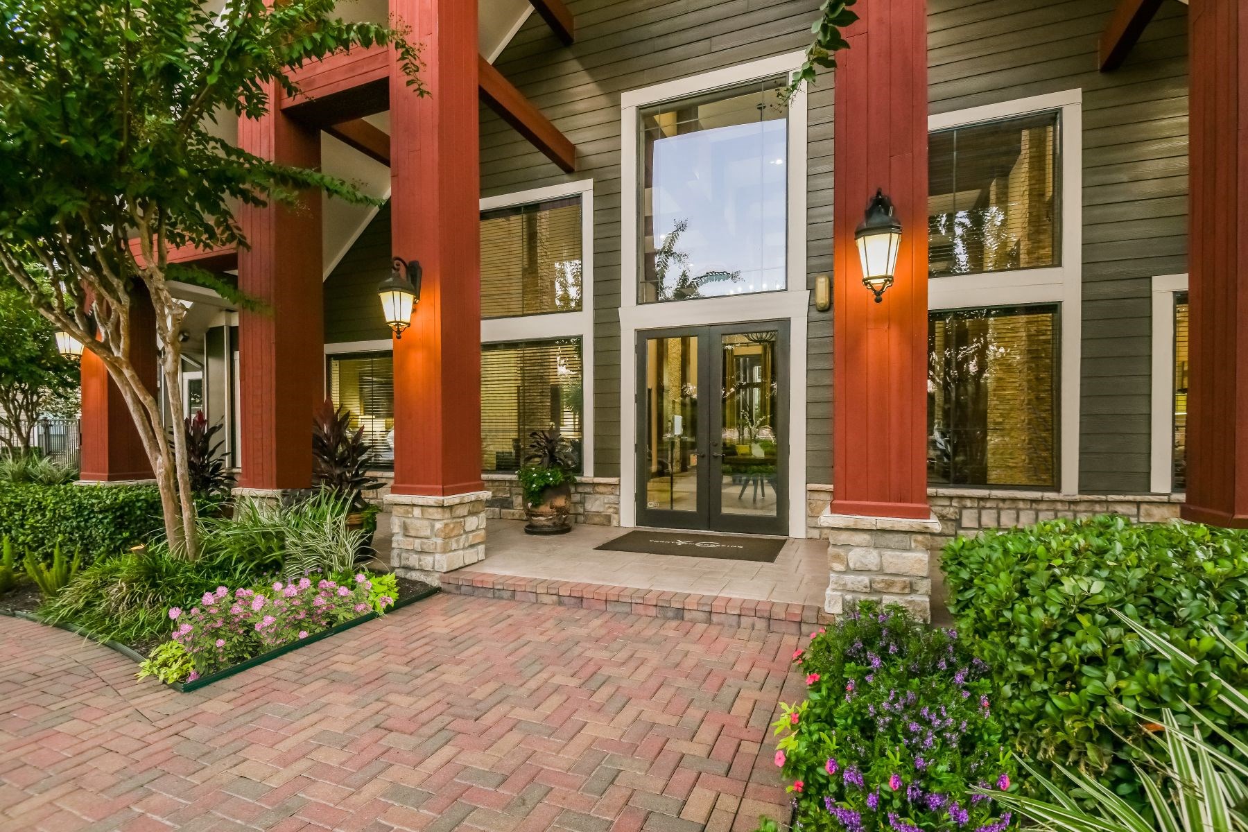 Yorktown Crossing Apartments in Houston, TX